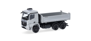 Herpa 958905 Mercedes-Benz Arocs M Dreiseitenkipper-LKW 3achs „Daimler Trucks/AROCS EXTENT” in Sonderverpackung